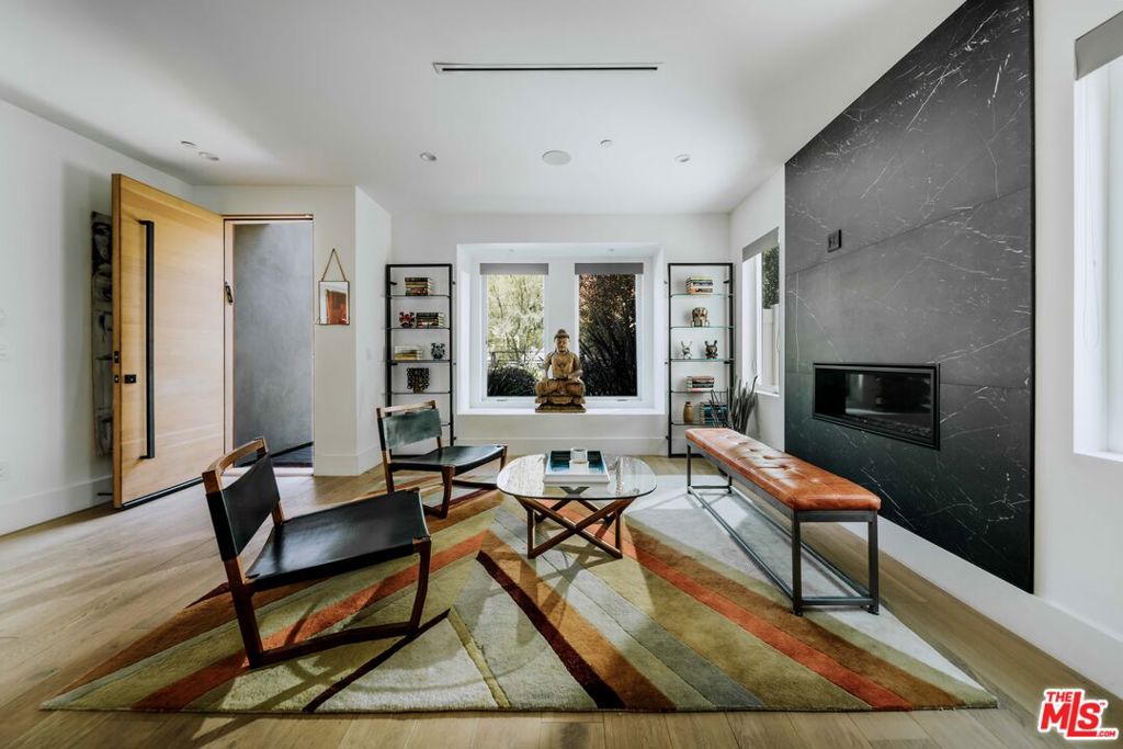 Properties 4 12244 Emelita Street