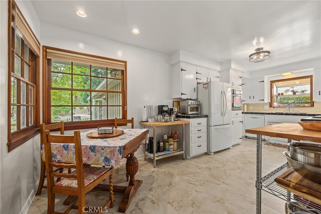 3806 Rosehedge Drive