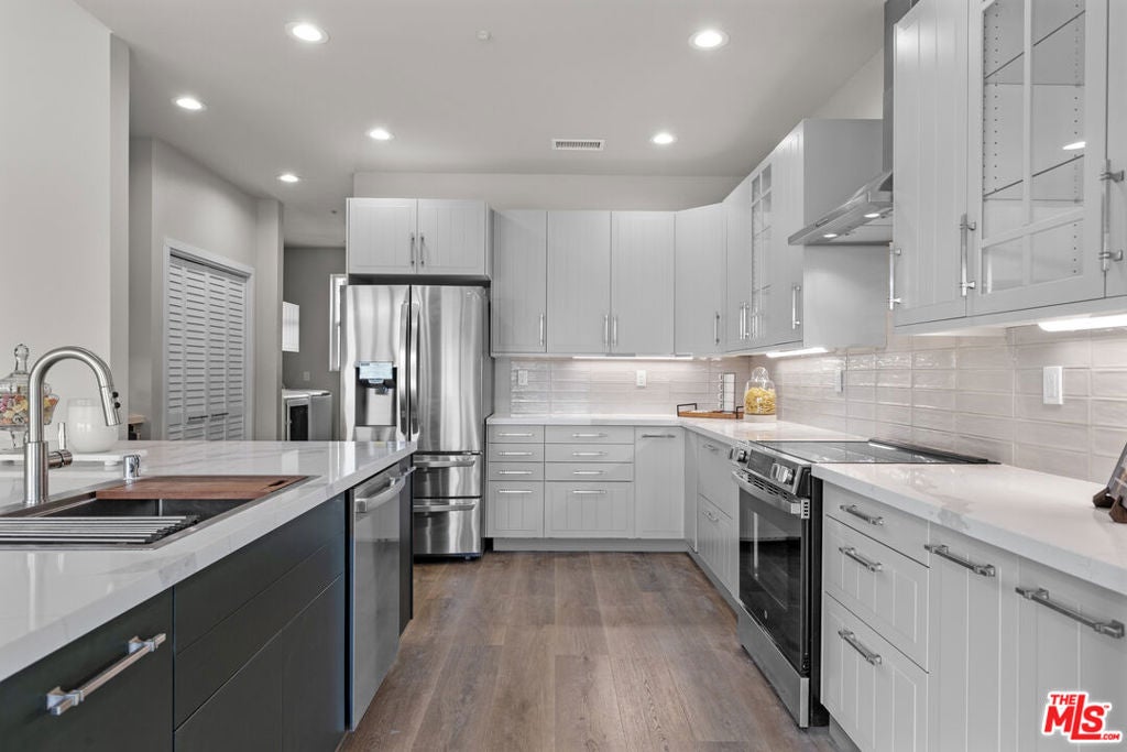 29300 Horsethief Drive