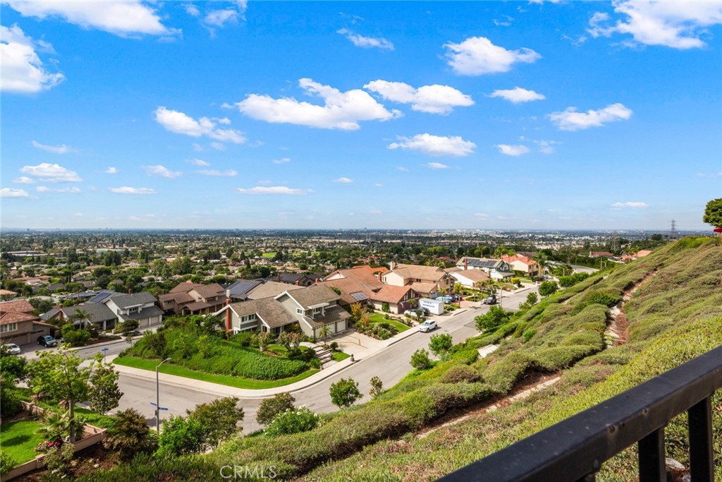 2282 N Rockridge Place