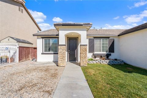 Photo of 12962 Tehachapi Street, Hesperia, CA 92344 (MLS # CV26030684)
