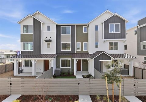 Photo of 27341 Bear Creek Lane, Valencia, CA 91381 (MLS # IV26044037)