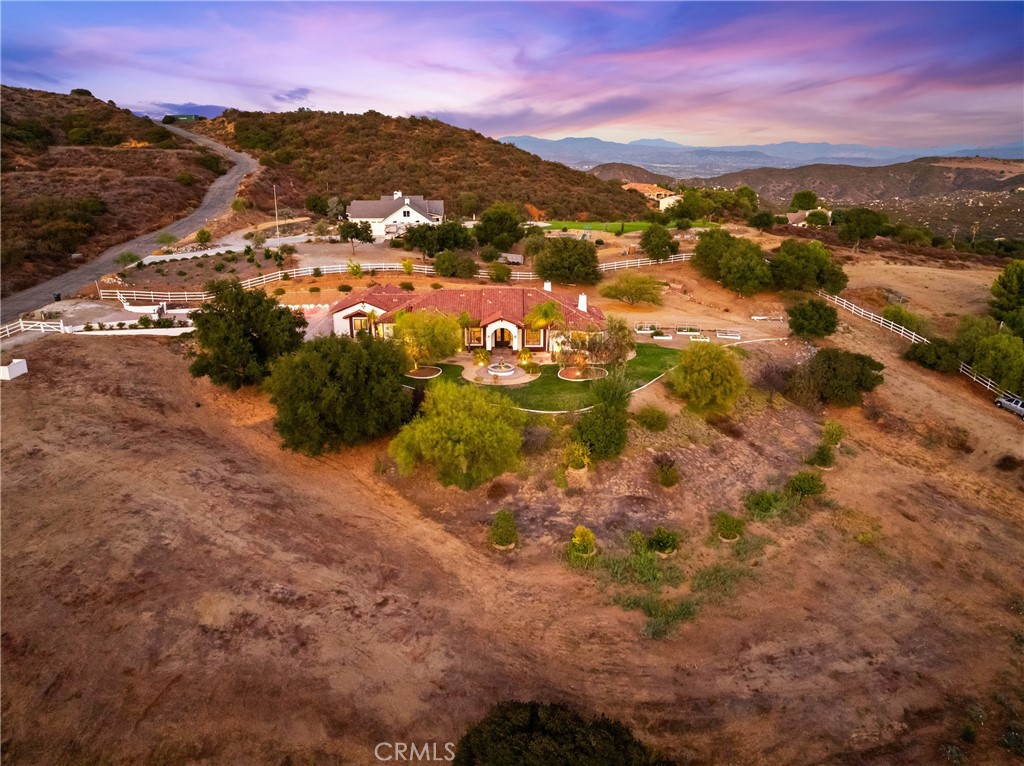 21977 Paseo Chico