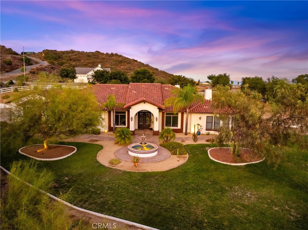 21977 Paseo Chico