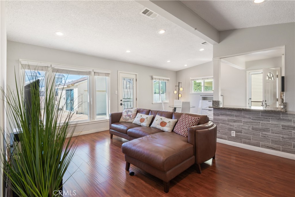 20017 Bernist Avenue