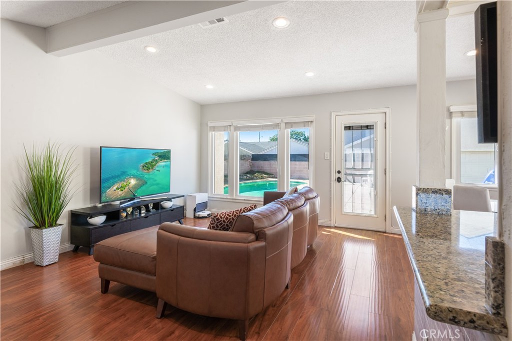 20017 Bernist Avenue