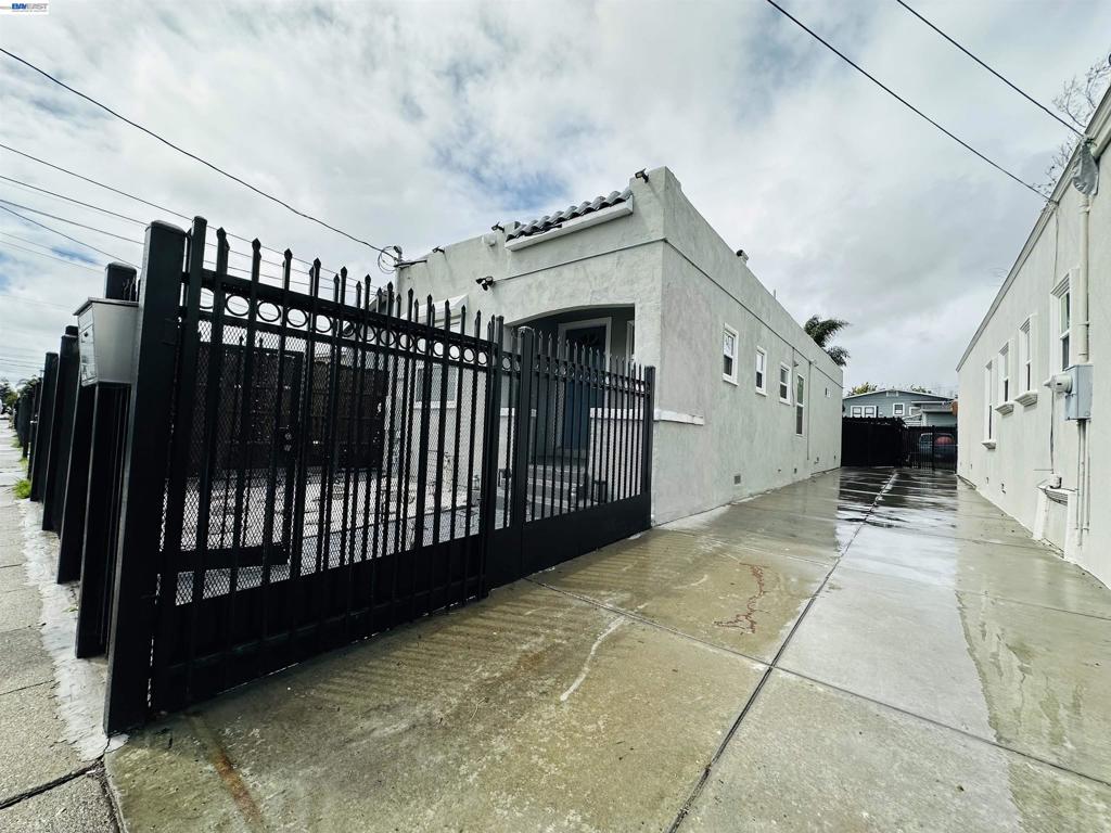 1249 88TH AVE