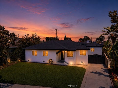 Photo of 11018 S Chanera AVE, Inglewood, CA 90303 (MLS # SW26121731)