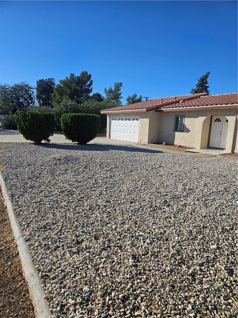 Photo of 14664 Walnut Street, Hesperia, CA 92345 (MLS # HD25230495)