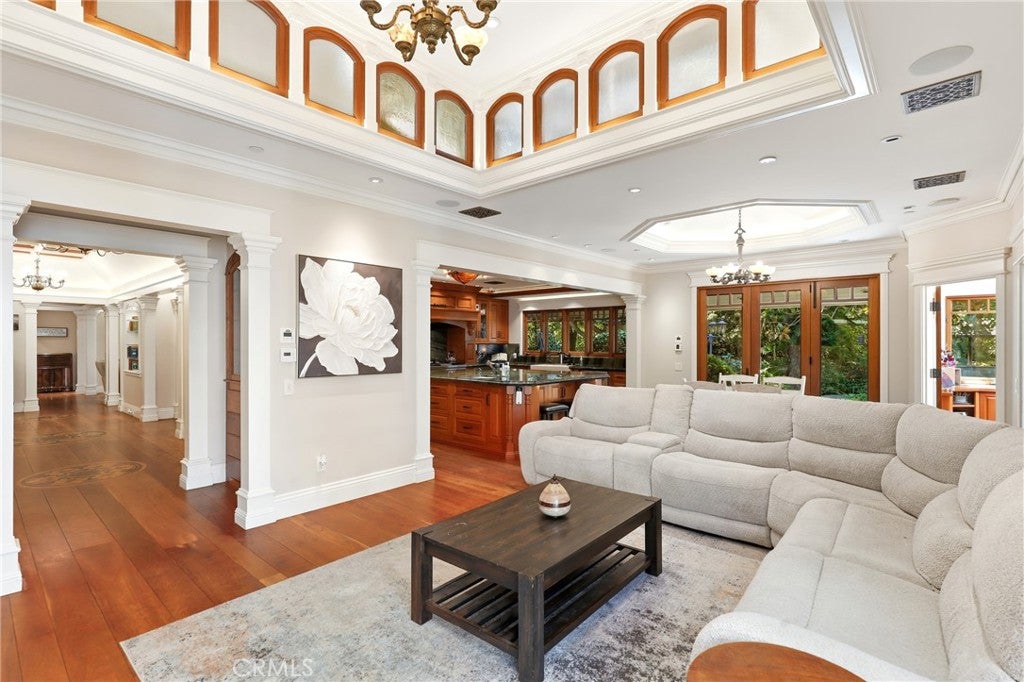 752 N Creekview
