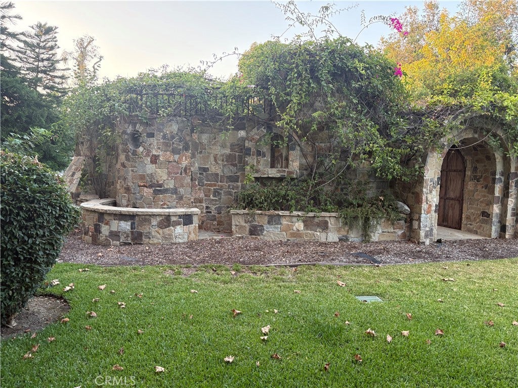 752 N Creekview