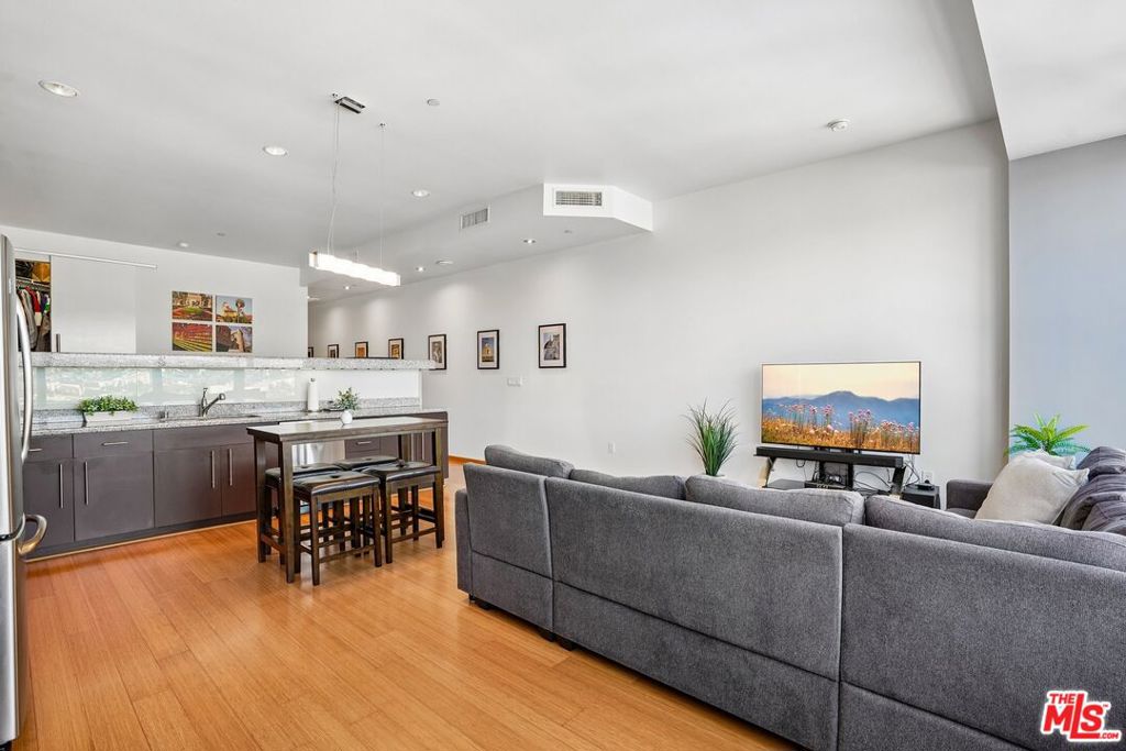 1100 Wilshire Boulevard 2105