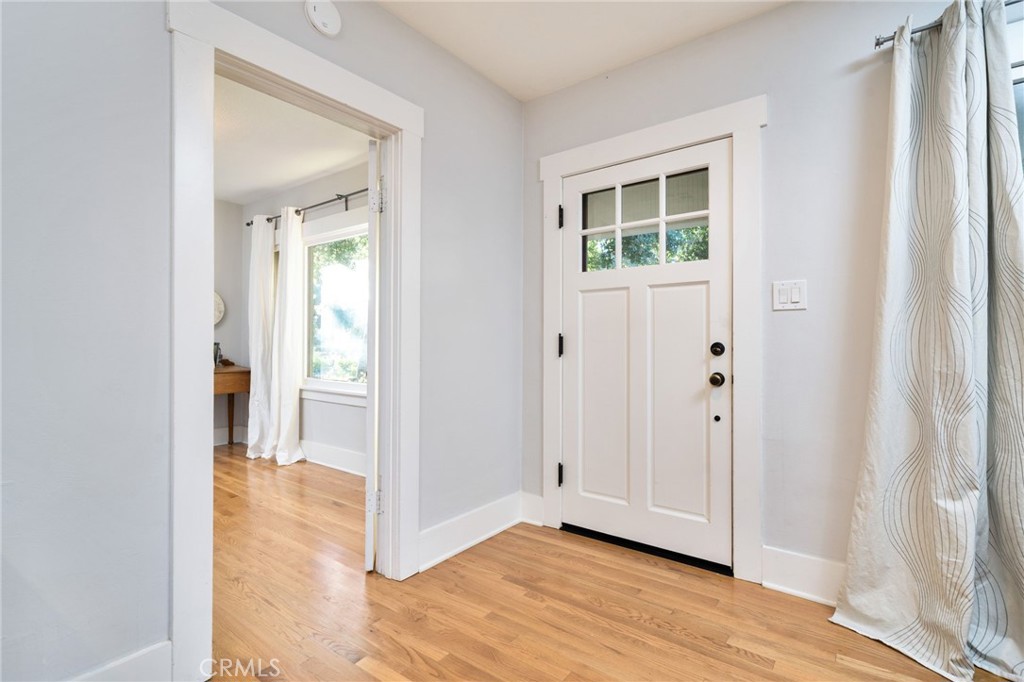 330 W 6th Street