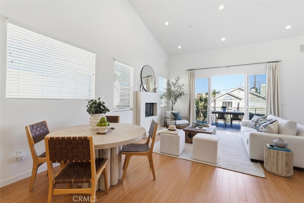 1836 Rockefeller Lane