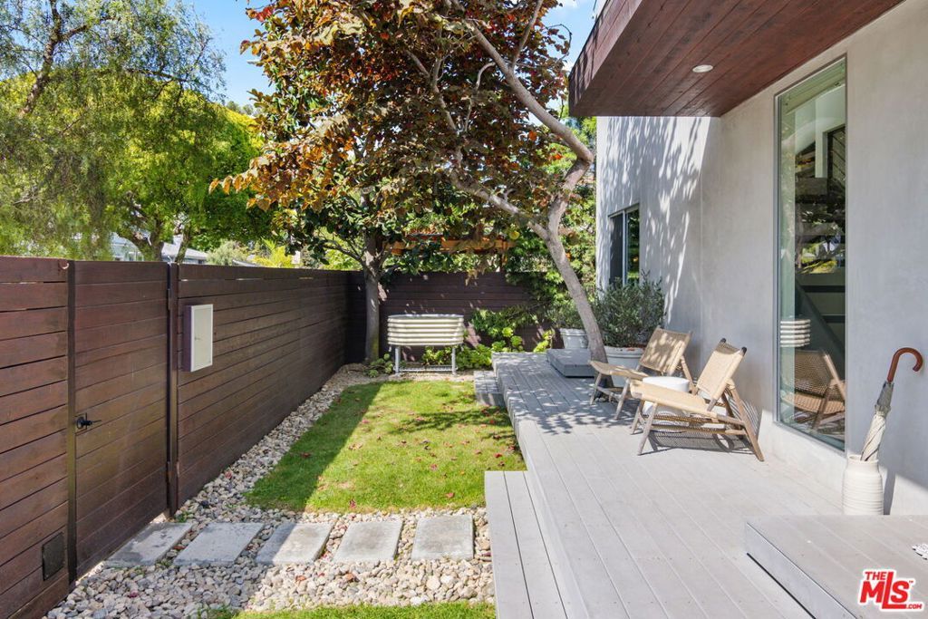 Photo of 2904 Beach Avenue, Venice, CA 90291 (MLS # 26648245)