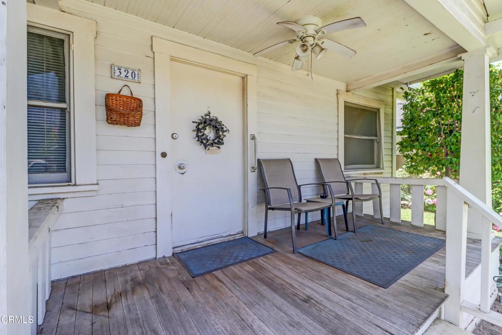 320 W Lemon Avenue