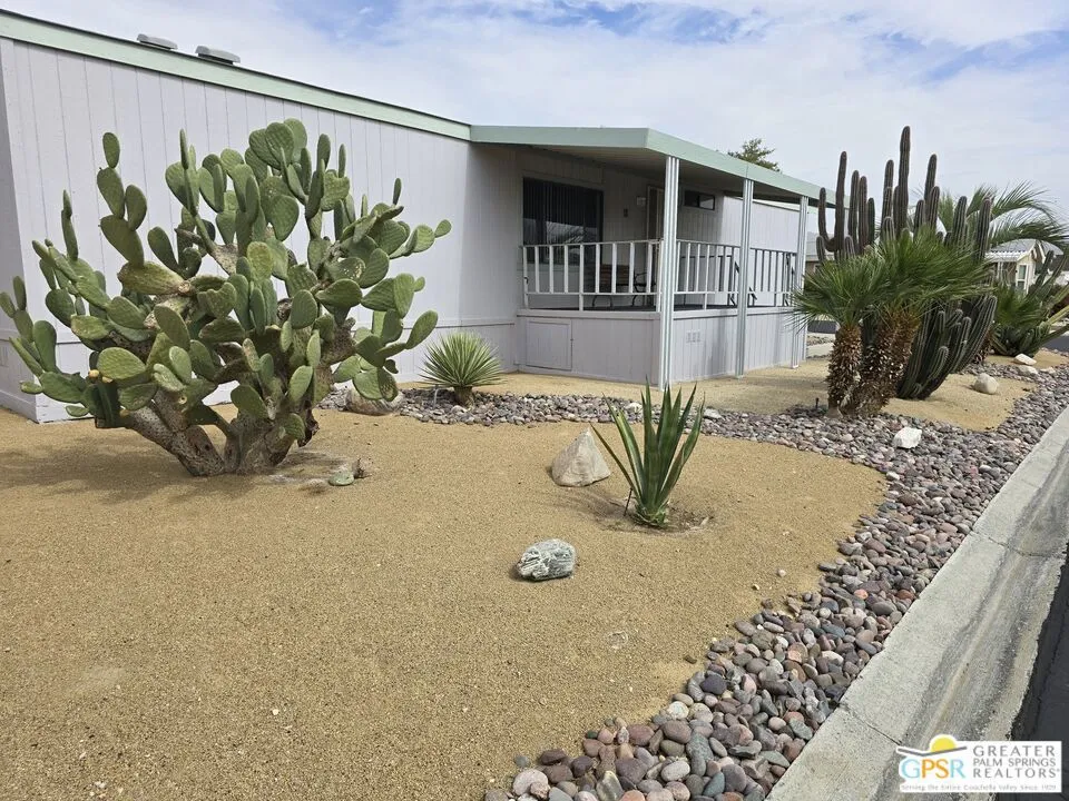 Desert Hot Springs, California 92240, United States, 3 Bedrooms Bedrooms, ,2 BathroomsBathrooms,Residential,Active,201591