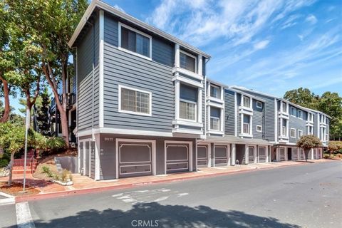 20122 Bayfront Lane 102 Huntington Beach CA 92646
