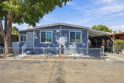 Photo of 43850 20th St East, ST #268, Lancaster, CA 93535 (MLS # IV26226640)