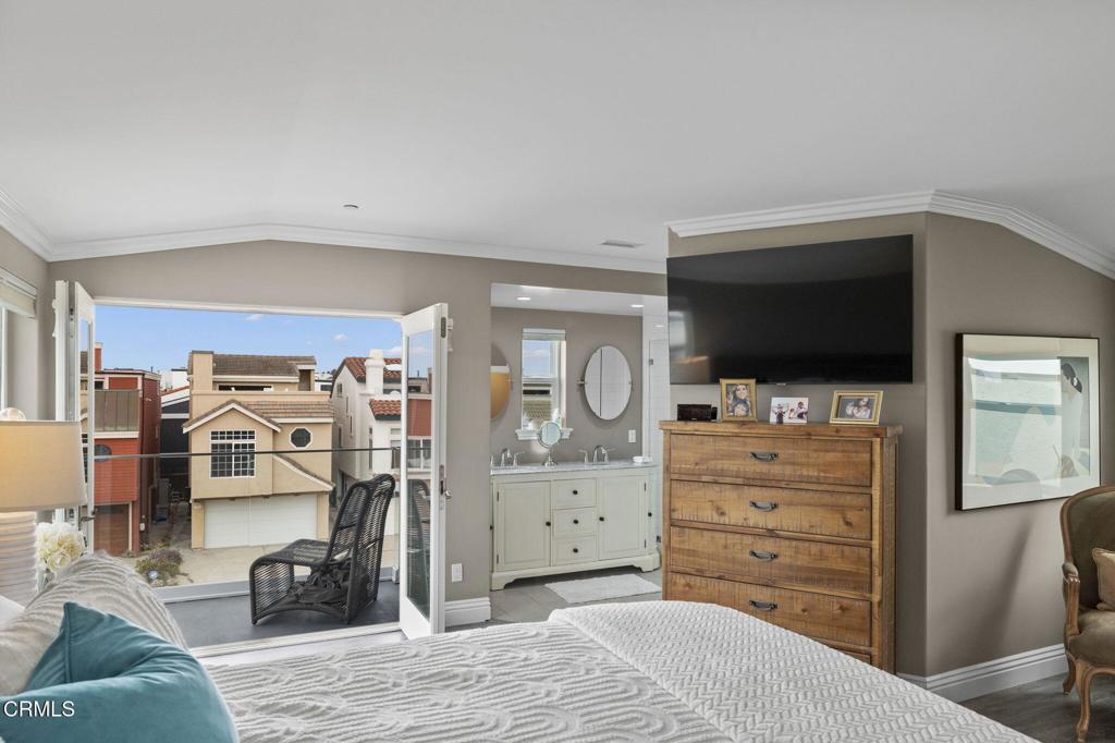 Oxnard, California, 93035, United States, 3 Bedrooms Bedrooms, ,4 BathroomsBathrooms,Residential,Active,2020753