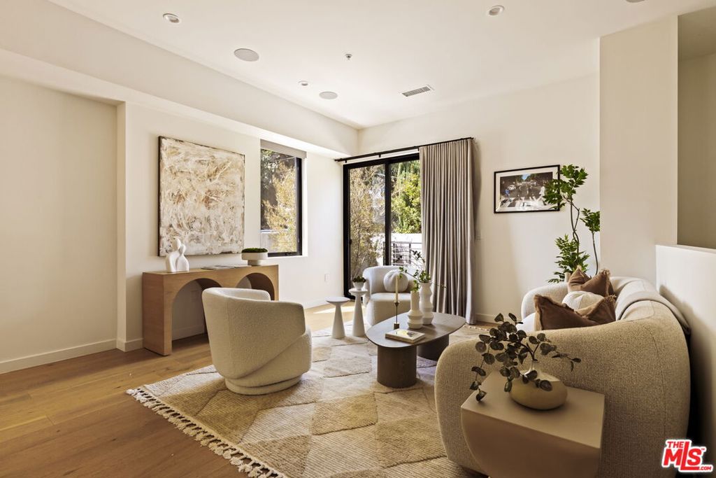 4180 Duquesne Avenue 3, Culver City CA 90232