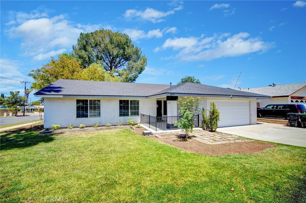 895 W Crestview