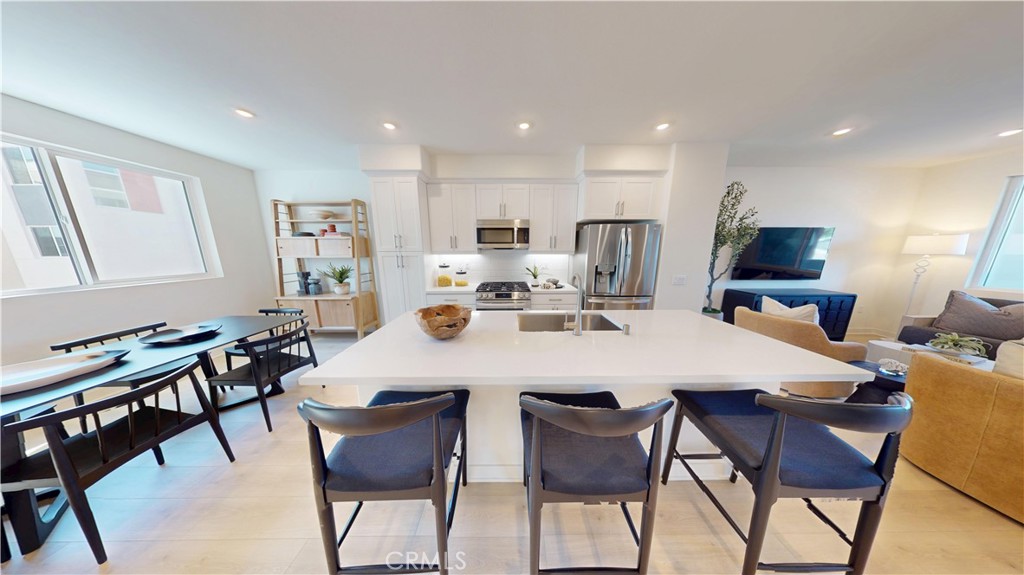 1814 E 1st Street 350