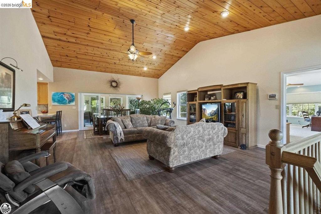 20883 Lynn Lane