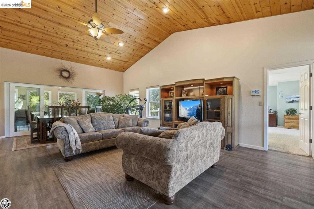 20883 Lynn Lane