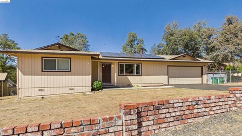 Photo of 20568 Tanner Dr DR, Soulsbyville, CA 95372 (MLS # 41148960)