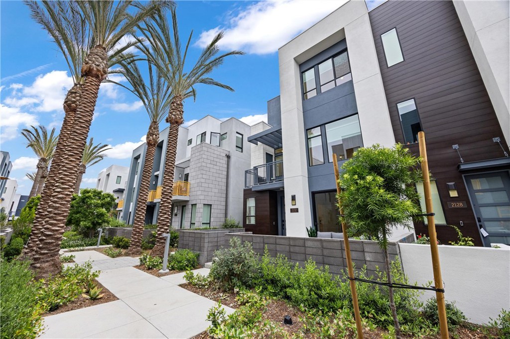 2132 Skylar Place