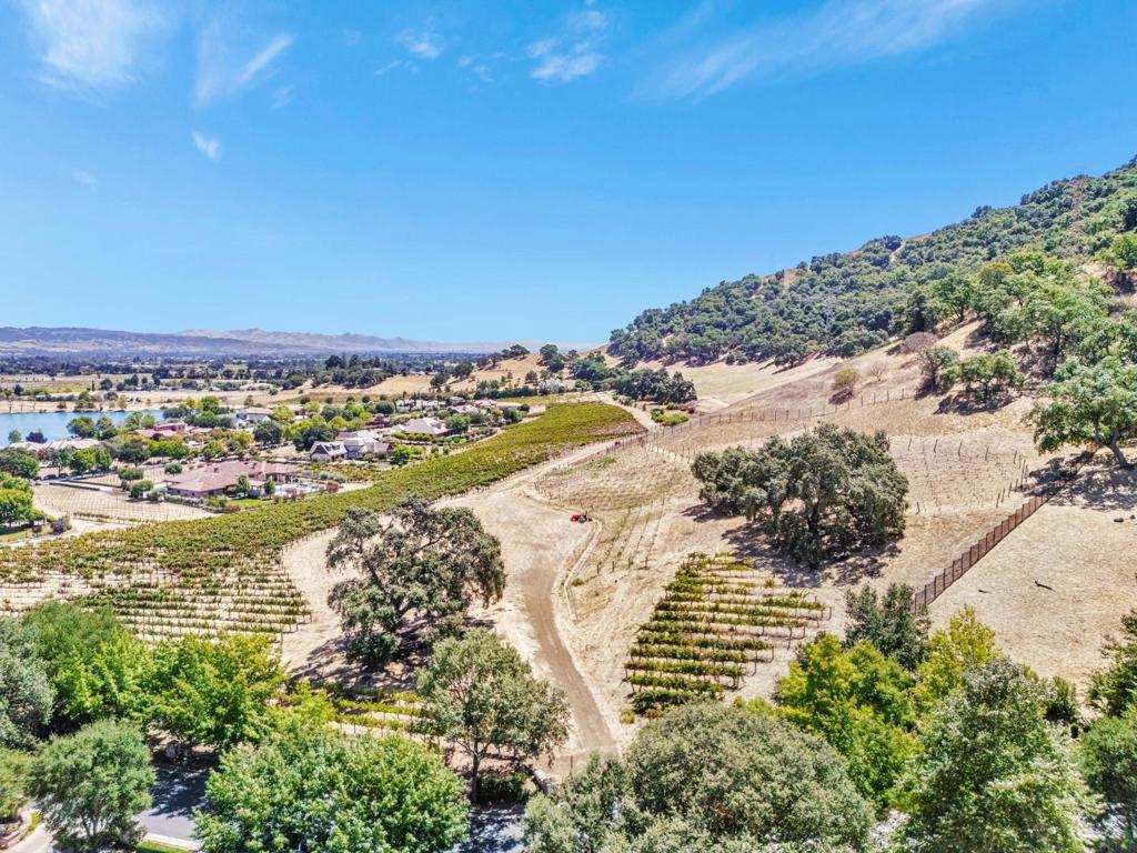 1322 Lions Peak Lane