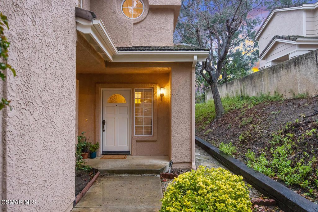 Photo of 5614 Roundtree Place, Westlake Village, CA 91362 (MLS # 226000040)