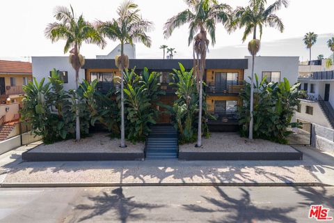 Photo of 4938 Rosewood Avenue, Los Angeles, CA 90004 (MLS # 26667211)