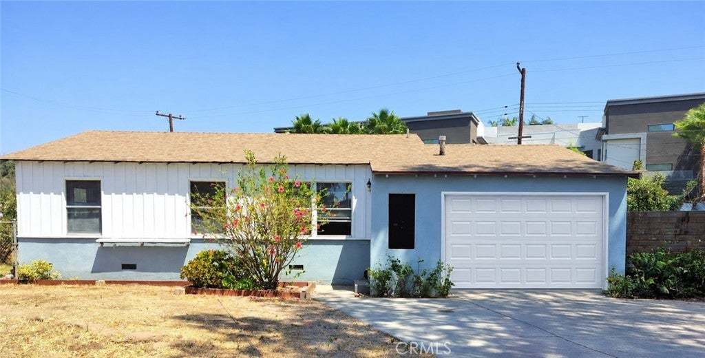 236 Olive PL