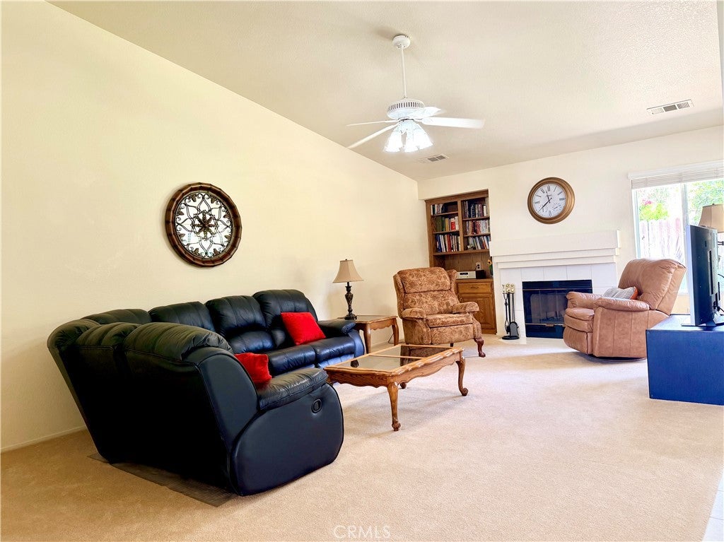 1044 N Sycamore Way
