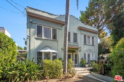 Photo of 718 N Hoover Street, Los Angeles, CA 90029 (MLS # 26740961)
