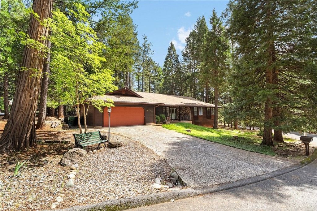 Photo of 6145 Firethorn Cir, Magalia, CA 95954 (MLS # SN26070806)