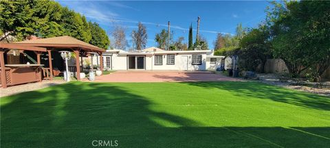 Photo of 5719 Beckford, Tarzana, CA 91356 (MLS # SR25269534)