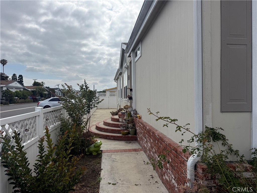 11301 Euclid Street 72