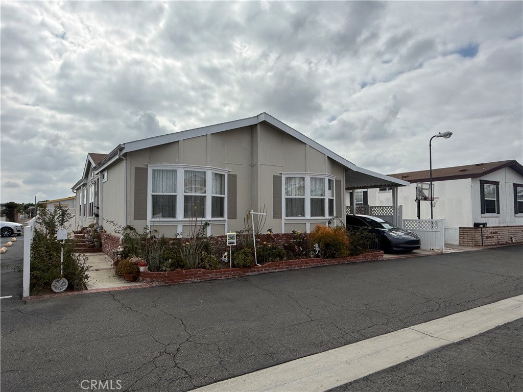 11301 Euclid Street 72