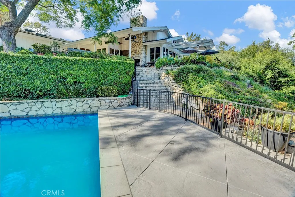 Rolling Hills, California 90274, United States, 5 Bedrooms Bedrooms, ,6 BathroomsBathrooms,Residential,Active,32156