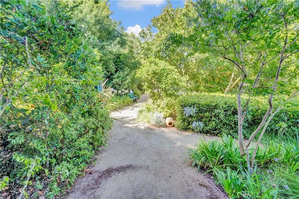 Rolling Hills, California 90274, United States, 5 Bedrooms Bedrooms, ,6 BathroomsBathrooms,Residential,Active,32156