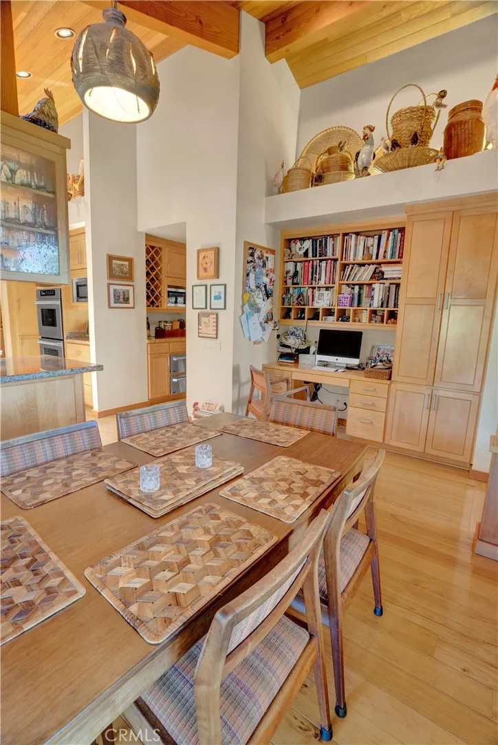 Rolling Hills, California 90274, United States, 5 Bedrooms Bedrooms, ,6 BathroomsBathrooms,Residential,Active,32156