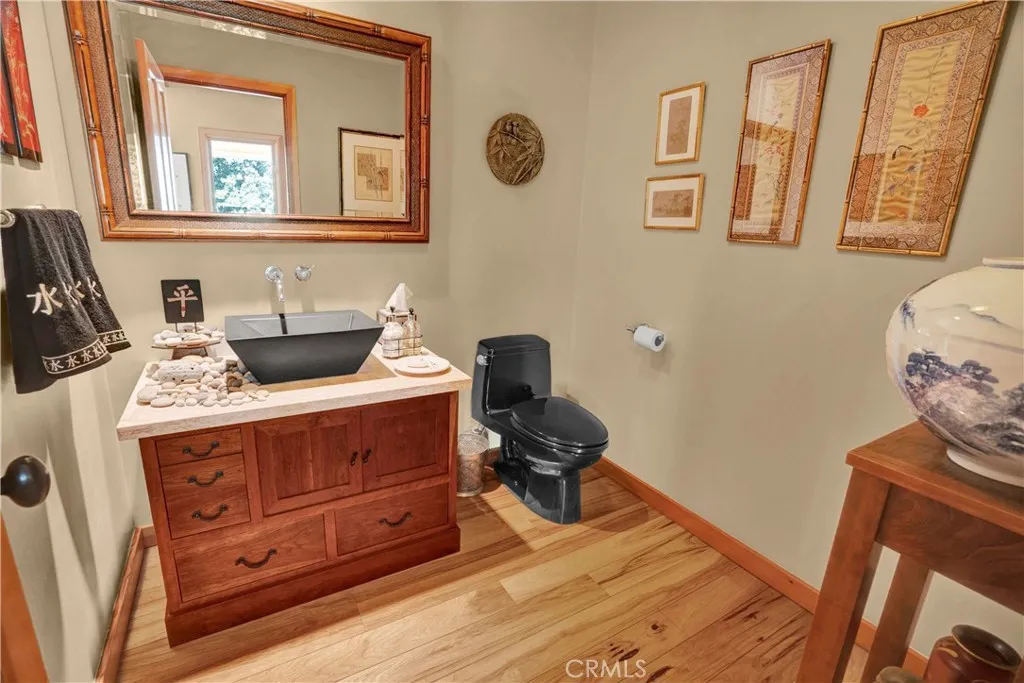 Rolling Hills, California 90274, United States, 5 Bedrooms Bedrooms, ,6 BathroomsBathrooms,Residential,Active,32156