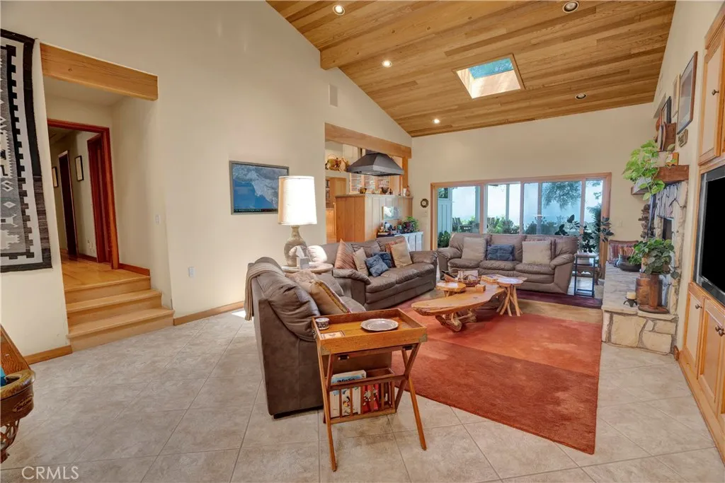 Rolling Hills, California 90274, United States, 5 Bedrooms Bedrooms, ,6 BathroomsBathrooms,Residential,Active,32156