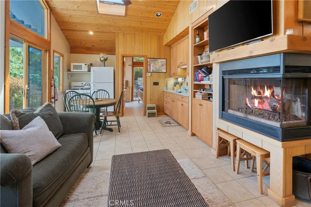 Rolling Hills, California 90274, United States, 5 Bedrooms Bedrooms, ,6 BathroomsBathrooms,Residential,Active,32156