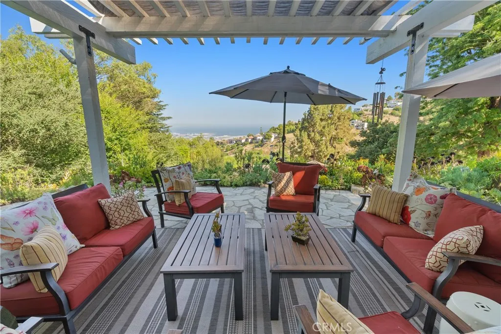 Rolling Hills, California 90274, United States, 5 Bedrooms Bedrooms, ,6 BathroomsBathrooms,Residential,Active,32156