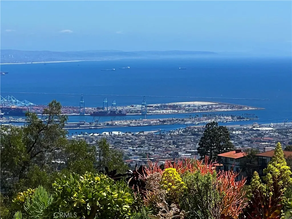 Rolling Hills, California 90274, United States, 5 Bedrooms Bedrooms, ,6 BathroomsBathrooms,Residential,Active,32156