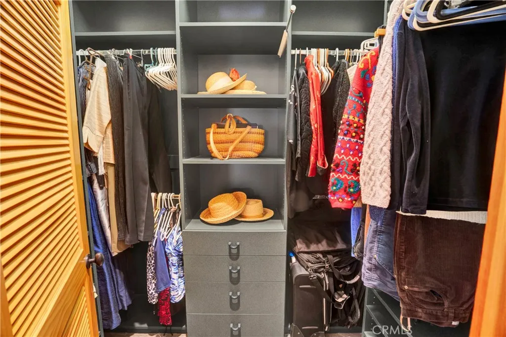 Rolling Hills, California 90274, United States, 5 Bedrooms Bedrooms, ,6 BathroomsBathrooms,Residential,Active,32156